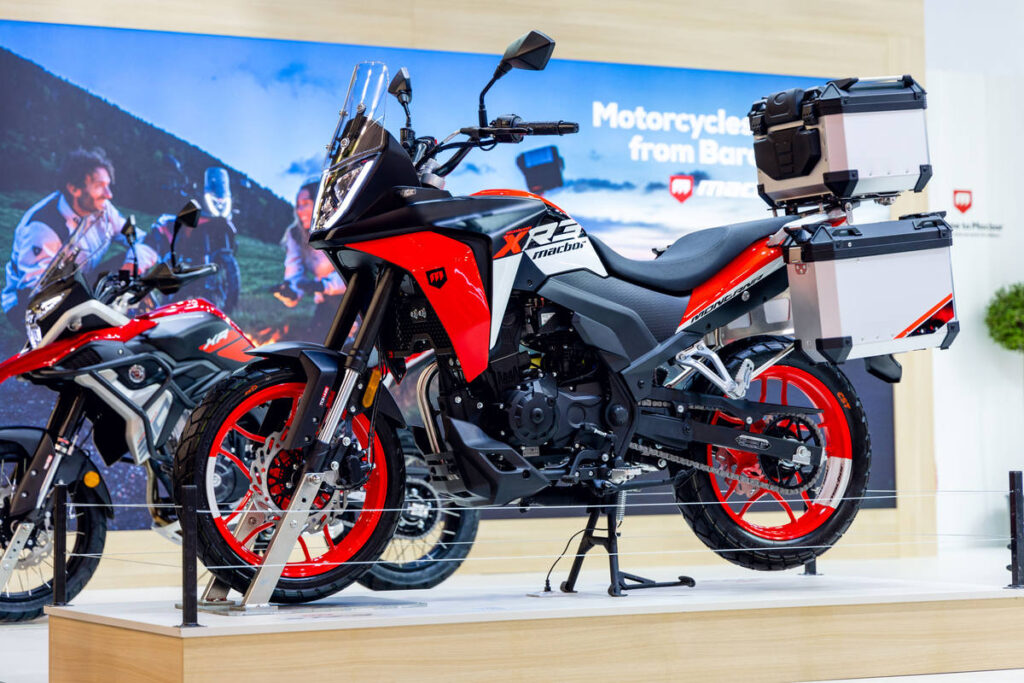 Macbor Shifter 125 Evo 2026: la naked urbana que llega cargada de tecnología